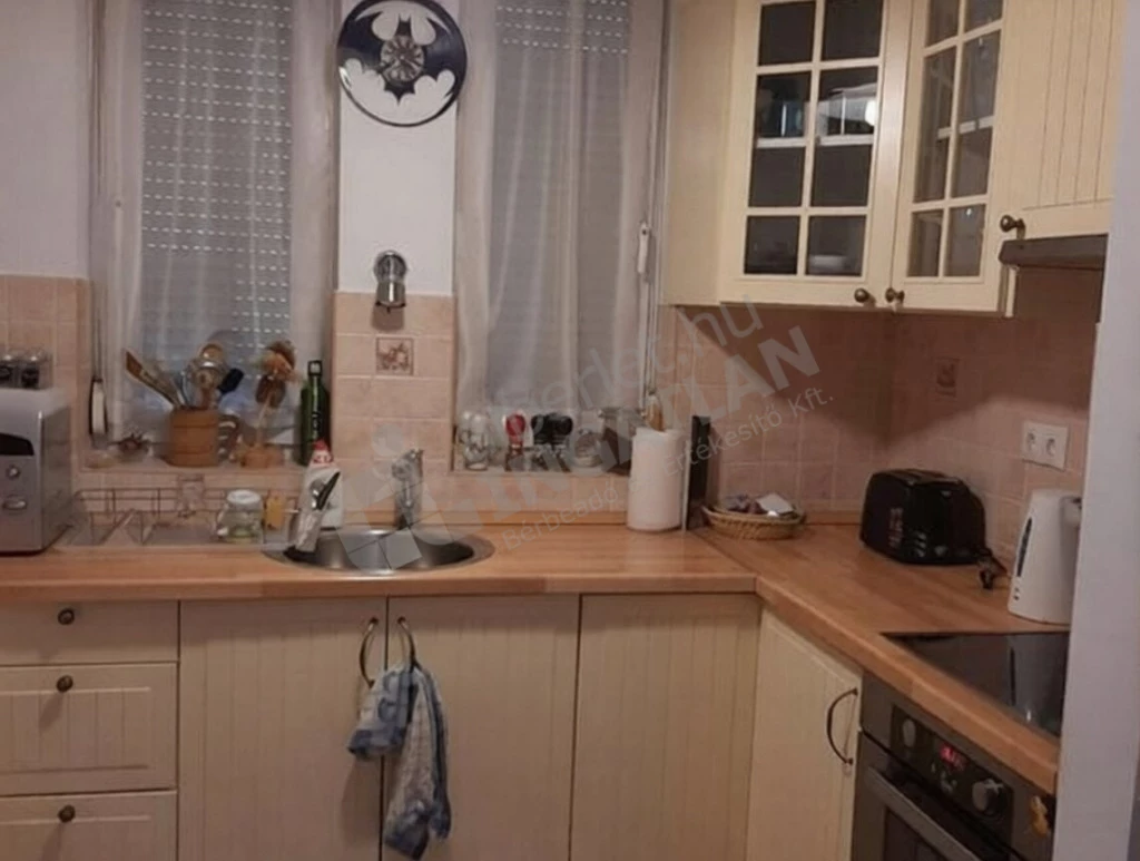 c3-2-name c2-19-name, Budapest VIII. kerület, Koszorú utca