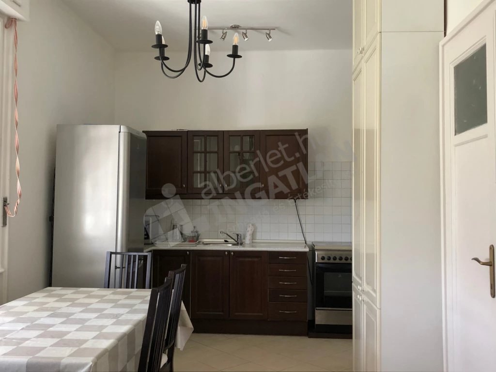 c3-2-name c2-19-name, Budapest II. kerület, Bogár utca