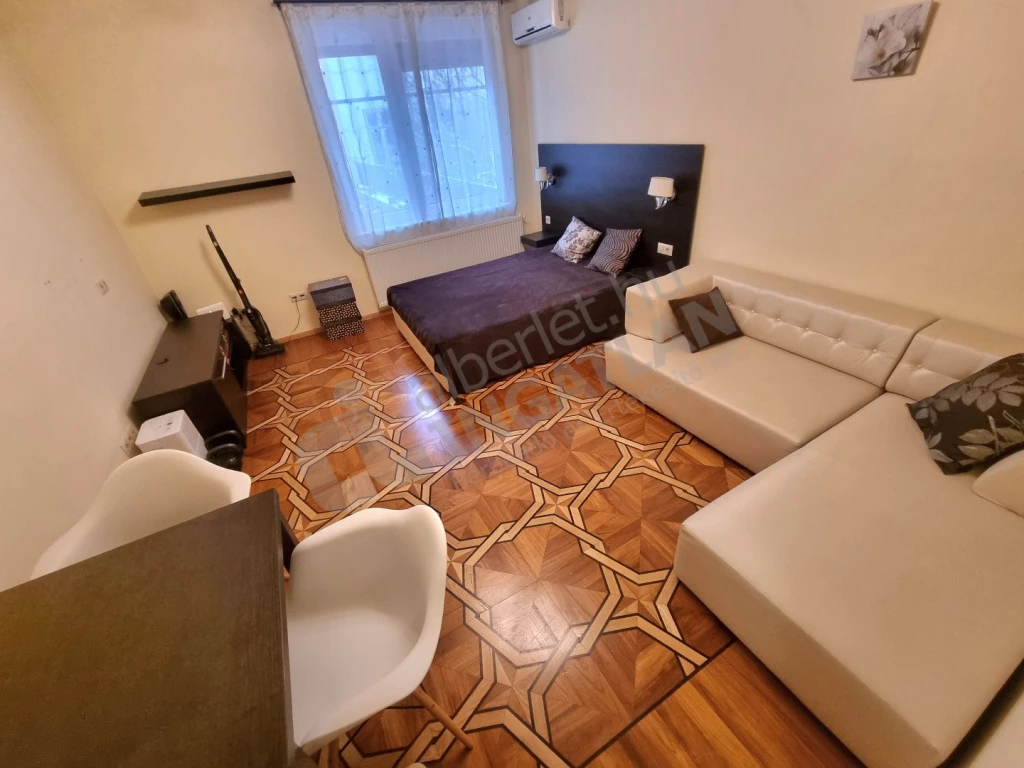 Kiadó téglalakás, Budapest I. kerület, Úri utca