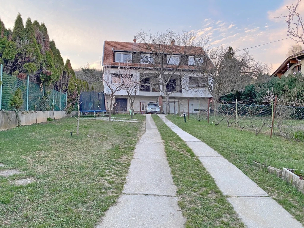 c3-2-name c2-5-name, Budapest XII. kerület, Lidérc utca