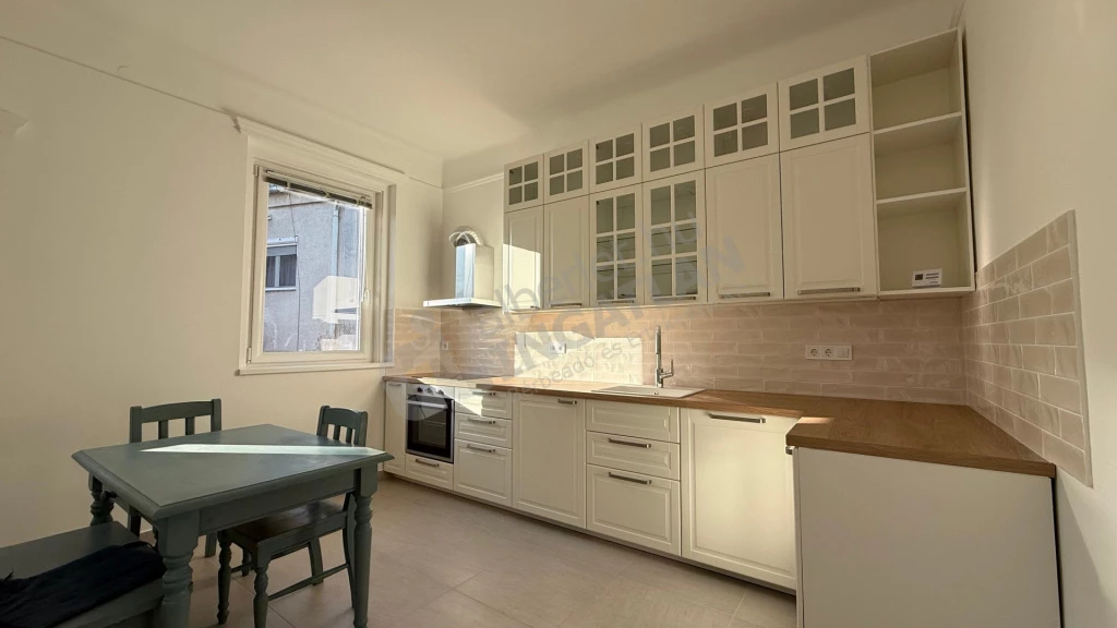 Eladó téglalakás, Budapest I. kerület, Czakó utca