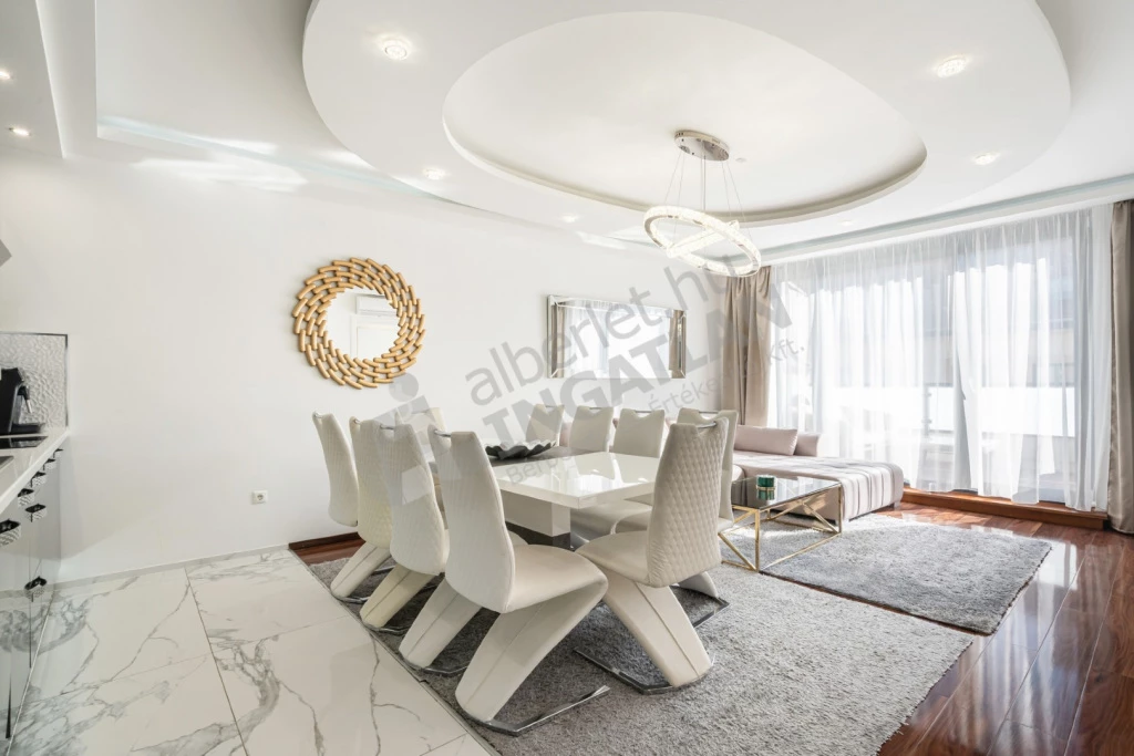 For sale brick flat, Budapest VI. kerület, Király utca