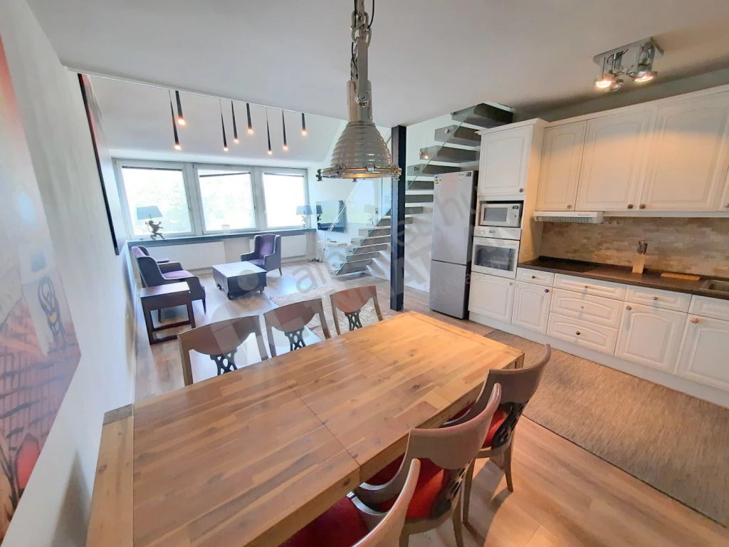 Kiadó téglalakás, Budapest I. kerület, Szentháromság tér