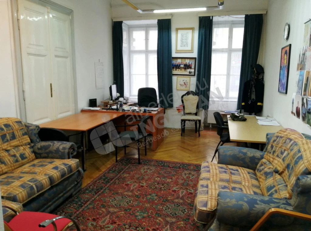 For rent brick flat, Budapest V. kerület, Semmelweis utca