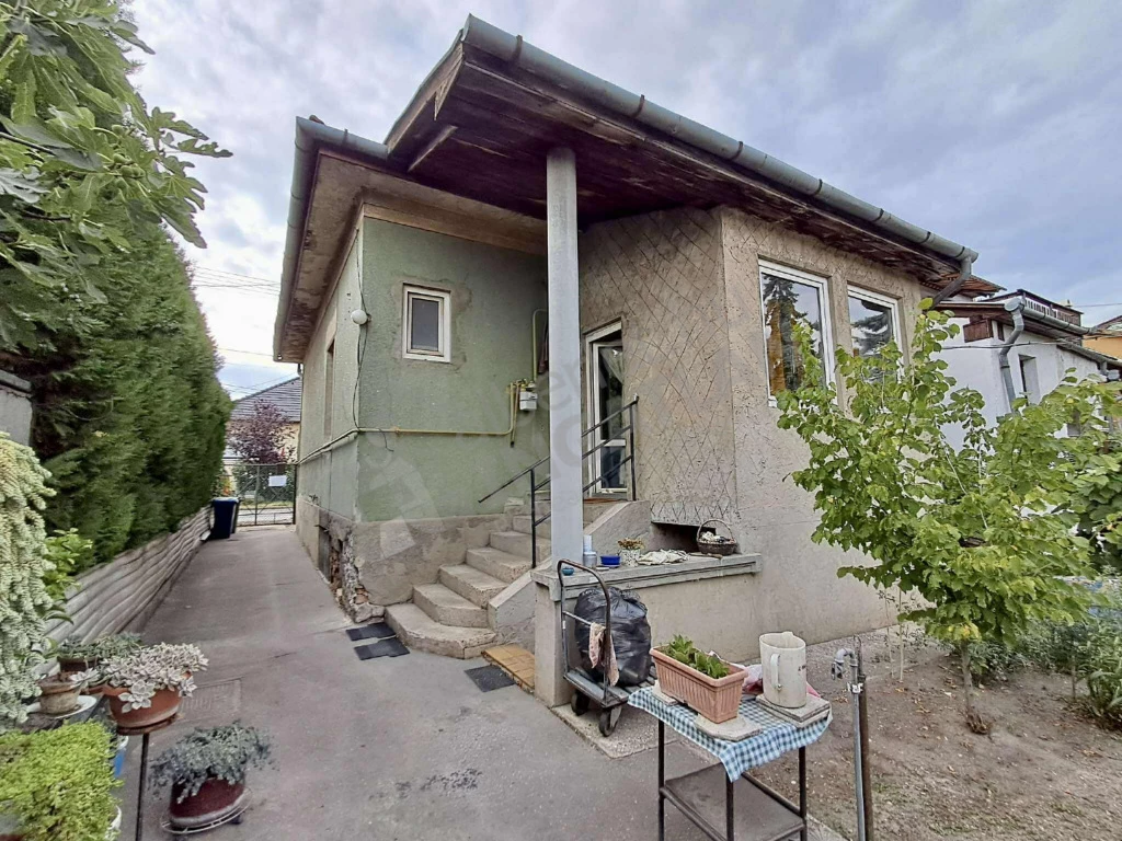 c3-1-name c2-1-name, Budapest XV. kerület, Õrtűz utca