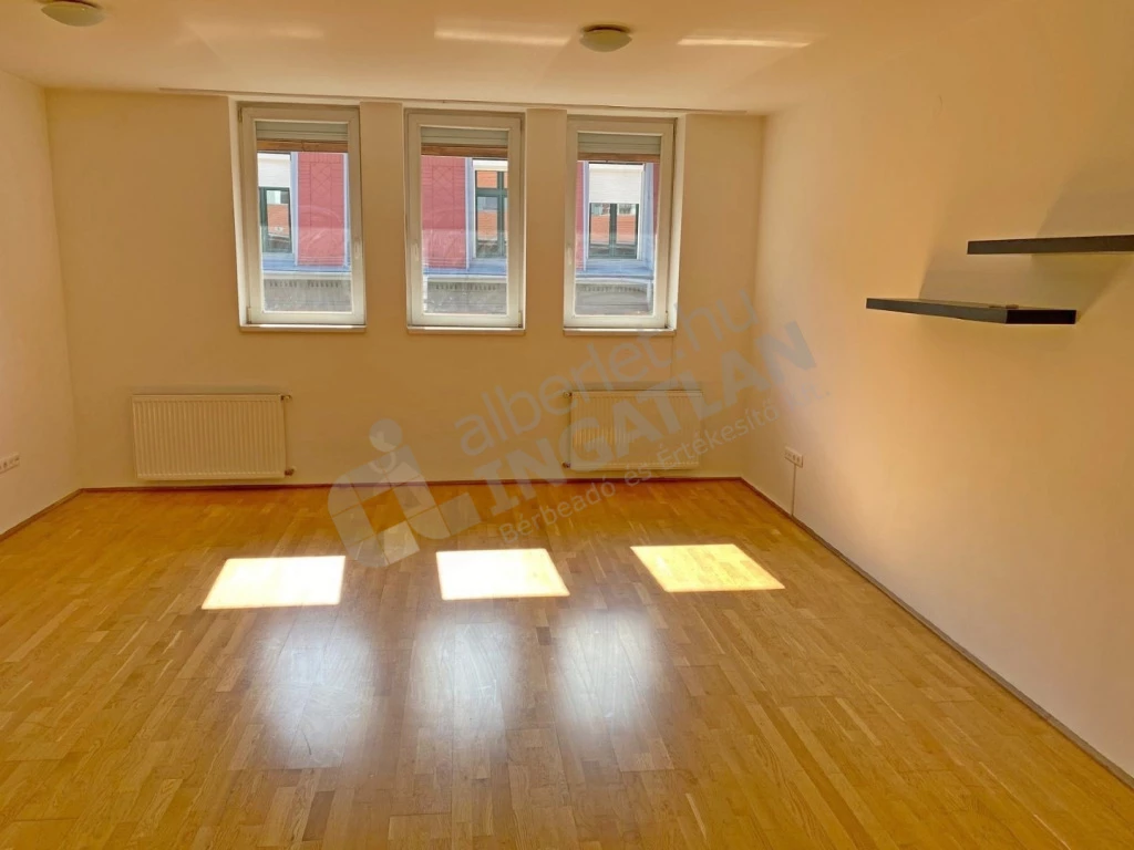 Kiadó téglalakás, Budapest VI. kerület, Izabella utca