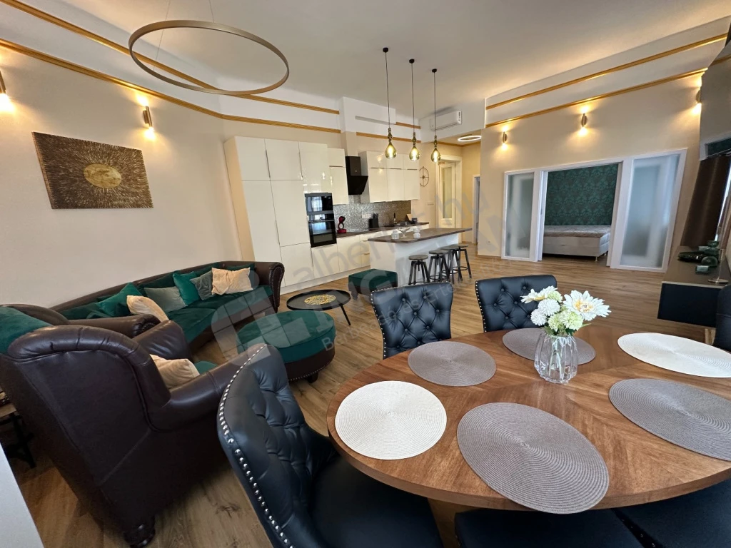 c3-2-name c2-19-name, Budapest VIII. kerület, Gutenberg tér