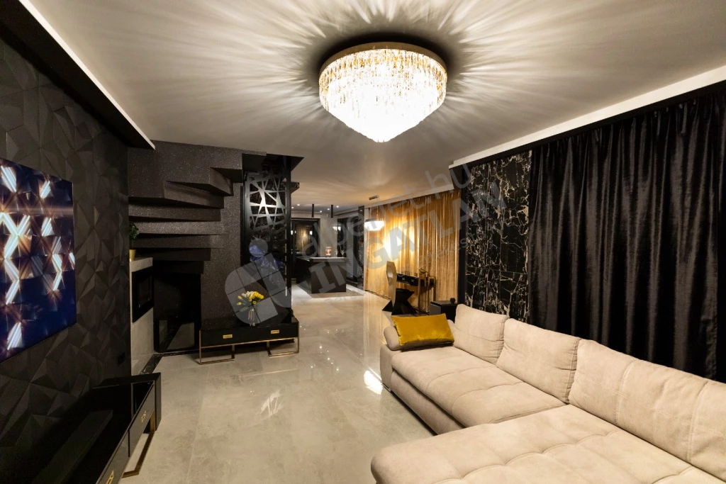 c3-2-name c2-19-name, Budapest II. kerület, Gyopár utca