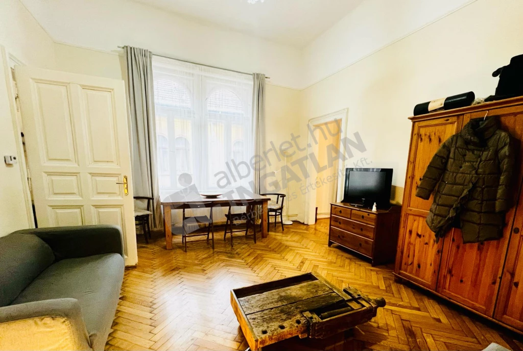 Eladó téglalakás, Budapest VI. kerület, Szondi utca