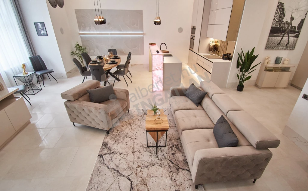 Eladó téglalakás, Budapest V. kerület, Október 6. utca