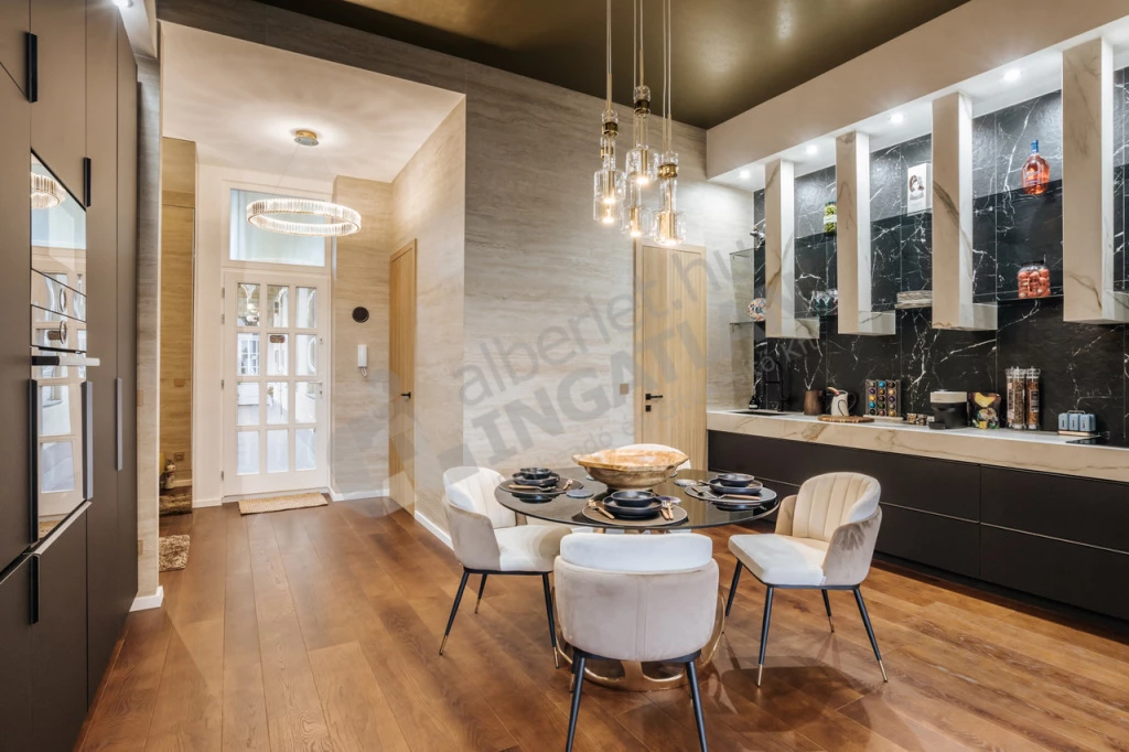 Eladó téglalakás, Budapest V. kerület, Károly körút