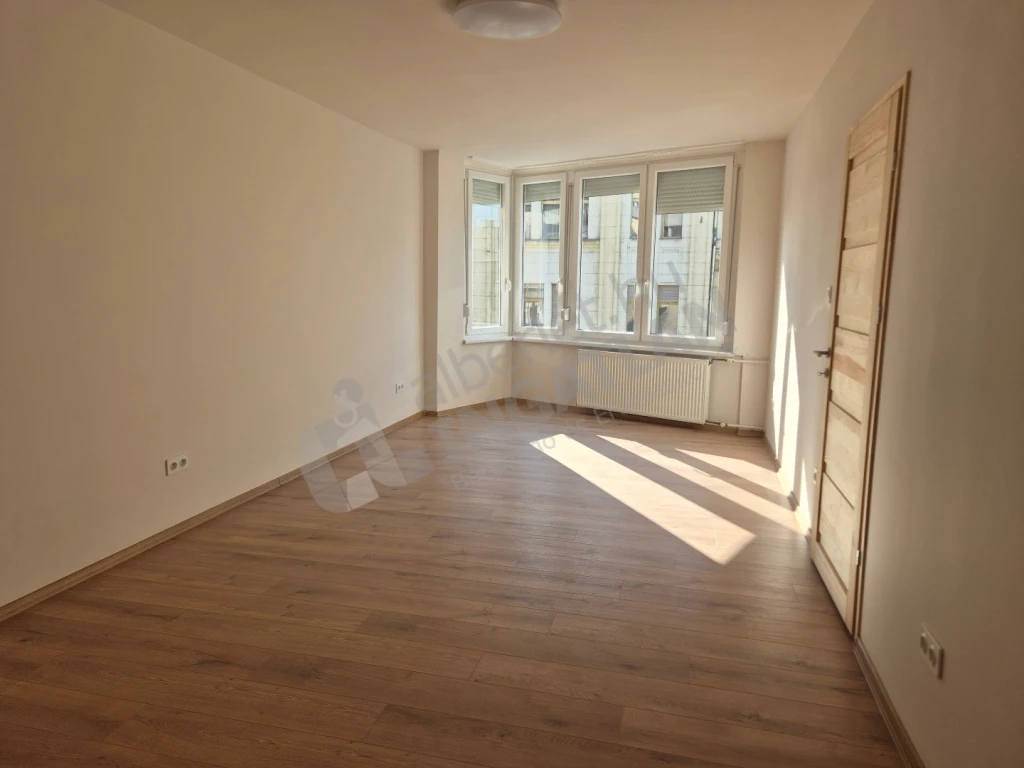 Kiadó téglalakás, Budapest VIII. kerület, Népszínház utca