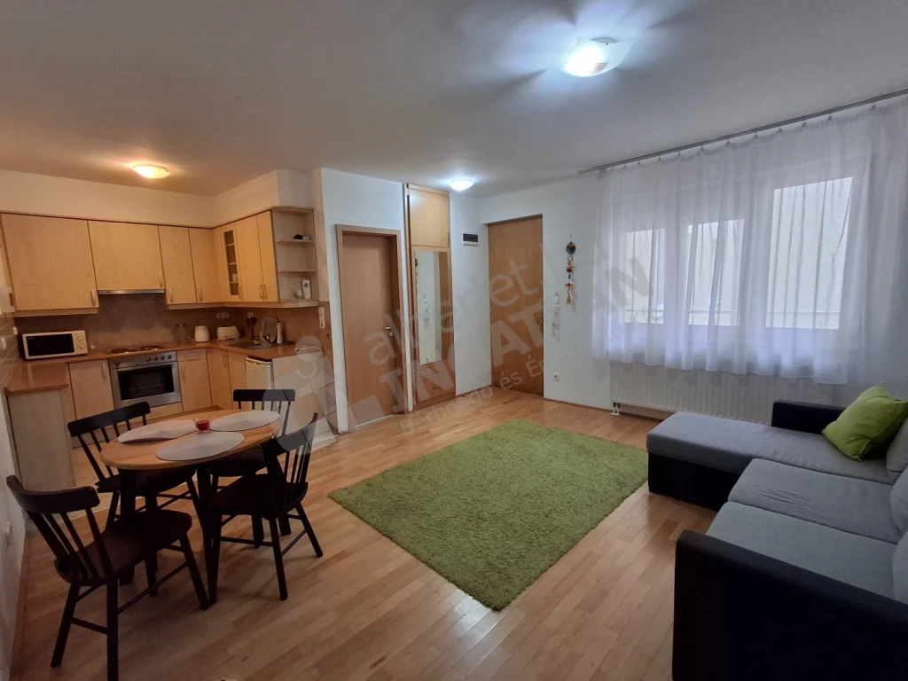 Kiadó téglalakás, Budapest VI. kerület, Zichy Jenő utca