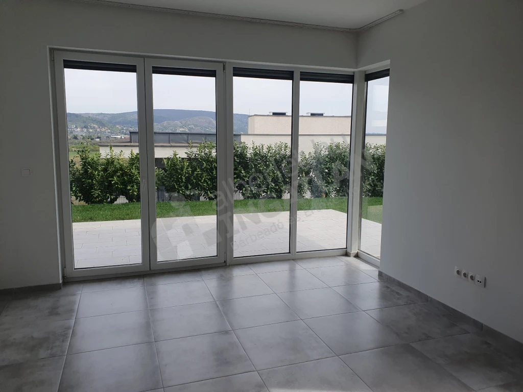 Kiadó téglalakás, Törökbálint, Balassi Bálint utca