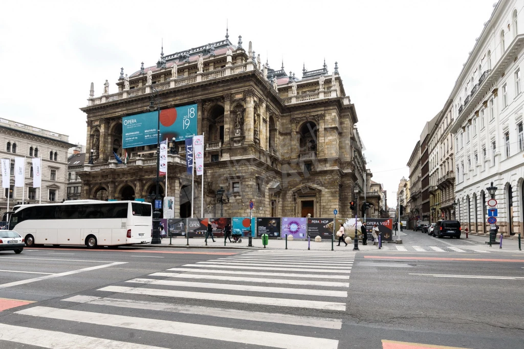 Eladó téglalakás, Budapest VI. kerület, Dessewffy utca
