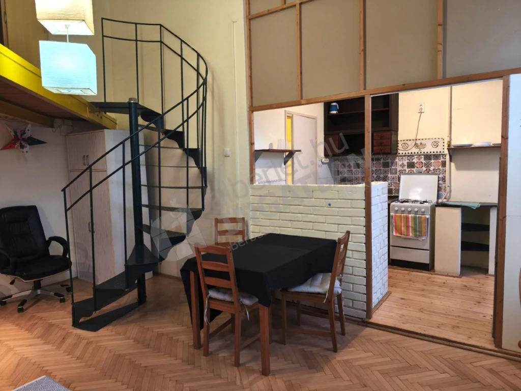 c3-2-name c2-19-name, Budapest VIII. kerület, Kiss József utca