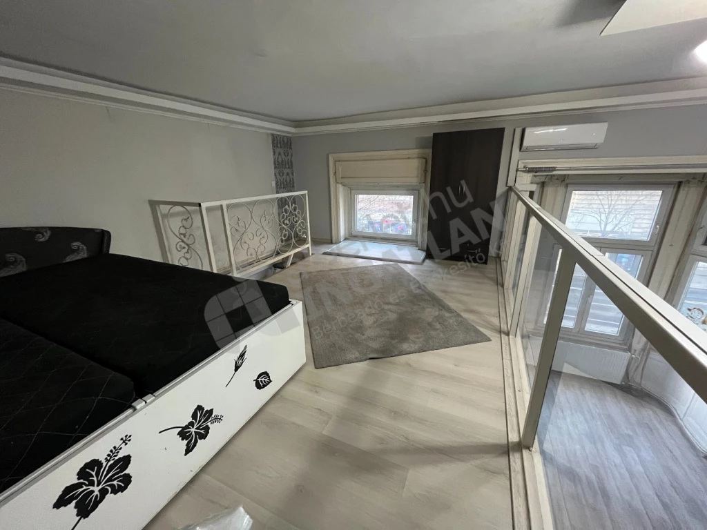 Eladó téglalakás, Budapest VIII. kerület, Rákóczi út