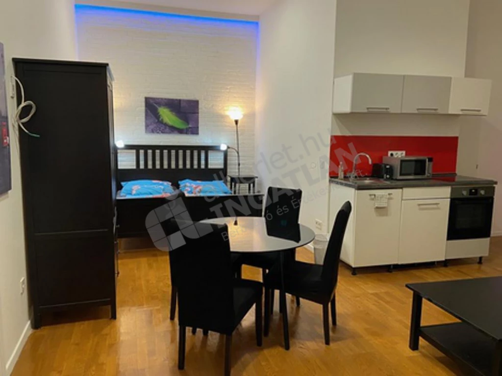 Eladó téglalakás, Budapest V. kerület, Belgrád rakpart