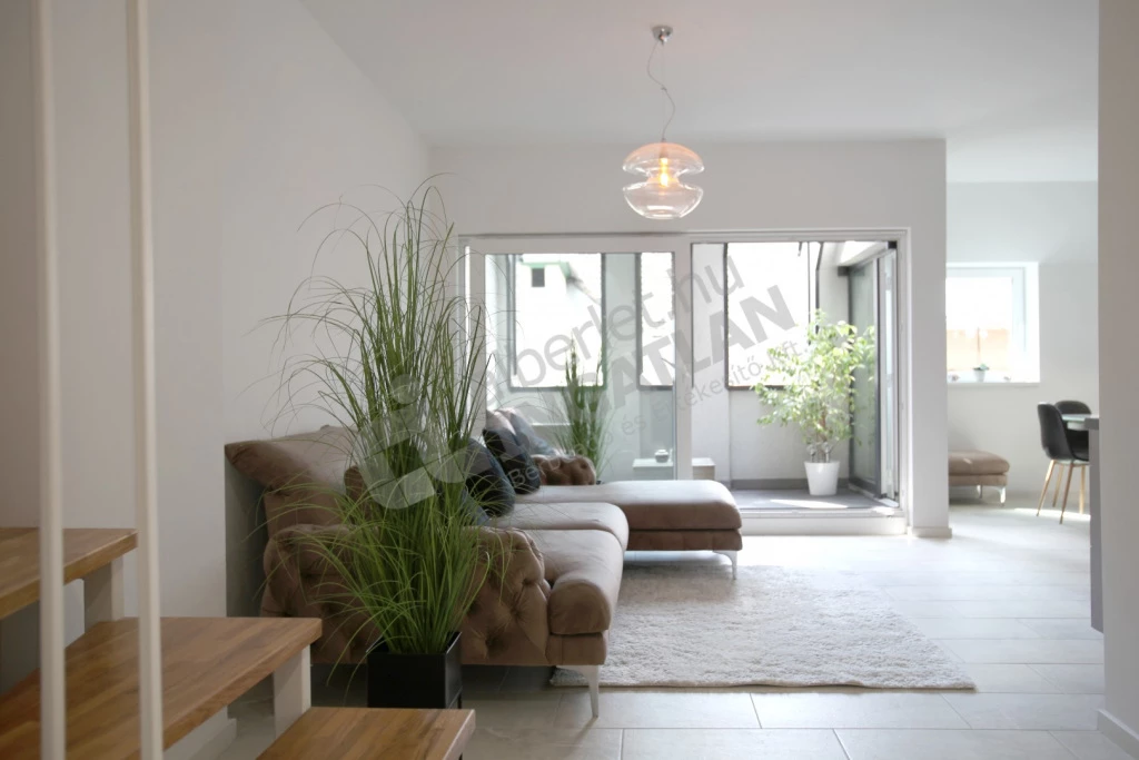 Kiadó téglalakás, Budapest VI. kerület, Jókai utca