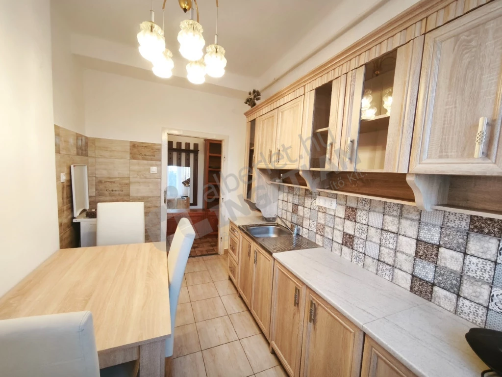 Kiadó téglalakás, Budapest XI. kerület, Etele tér