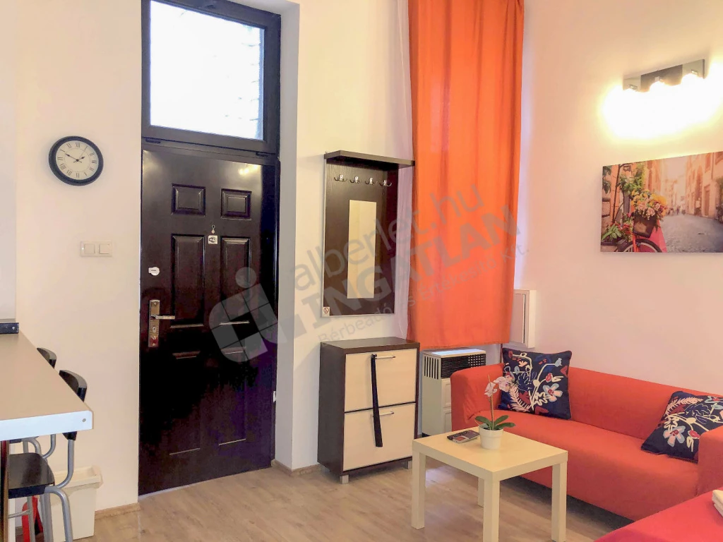 Kiadó téglalakás, Budapest VI. kerület, Lázár utca