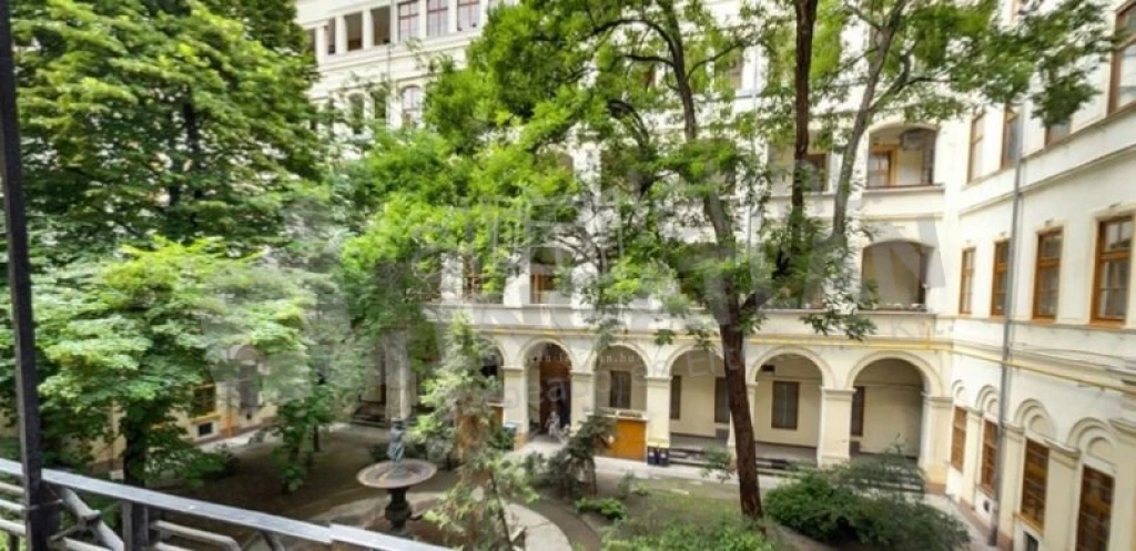 Kiadó téglalakás, Budapest VI. kerület, Liszt Ferenc tér