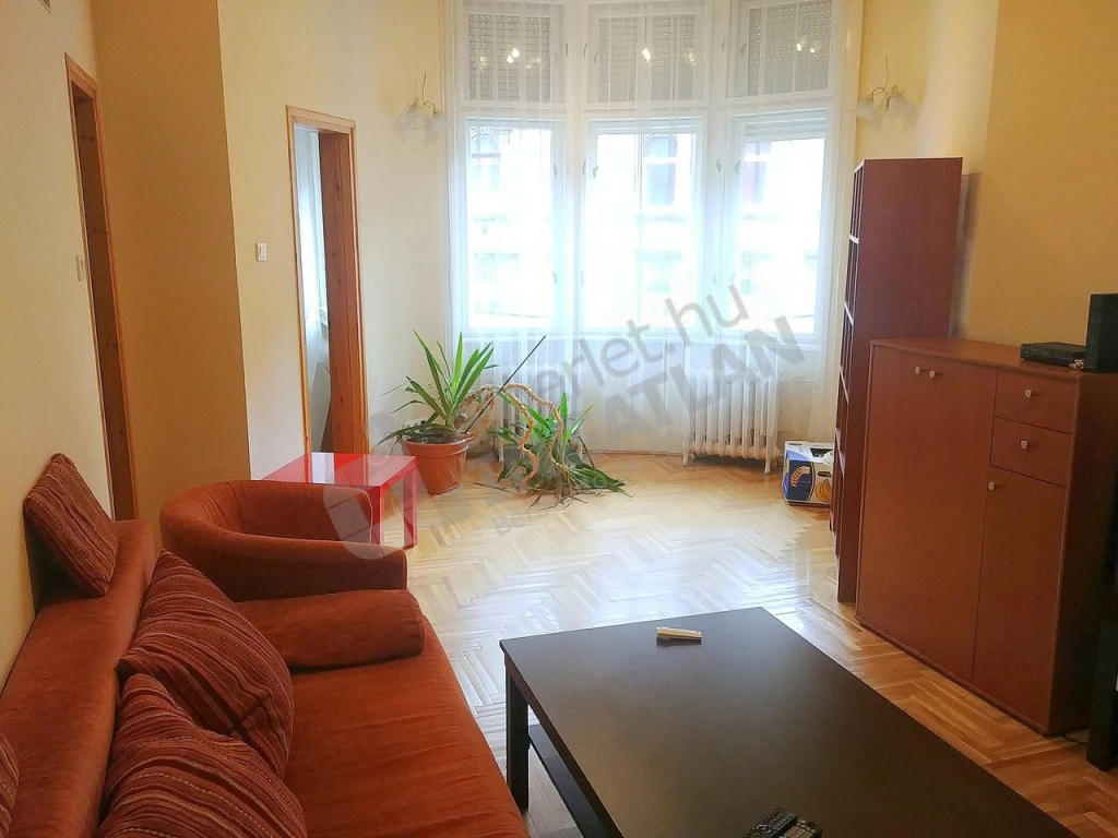 Eladó téglalakás, Budapest VIII. kerület, Népszínház utca