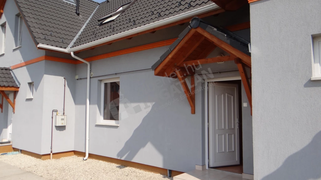 Kiadó sorház, Üllő, Budai László  utca