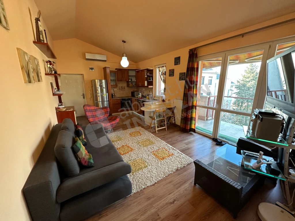 Kiadó téglalakás, Budapest XI. kerület, Sárbogárdi út