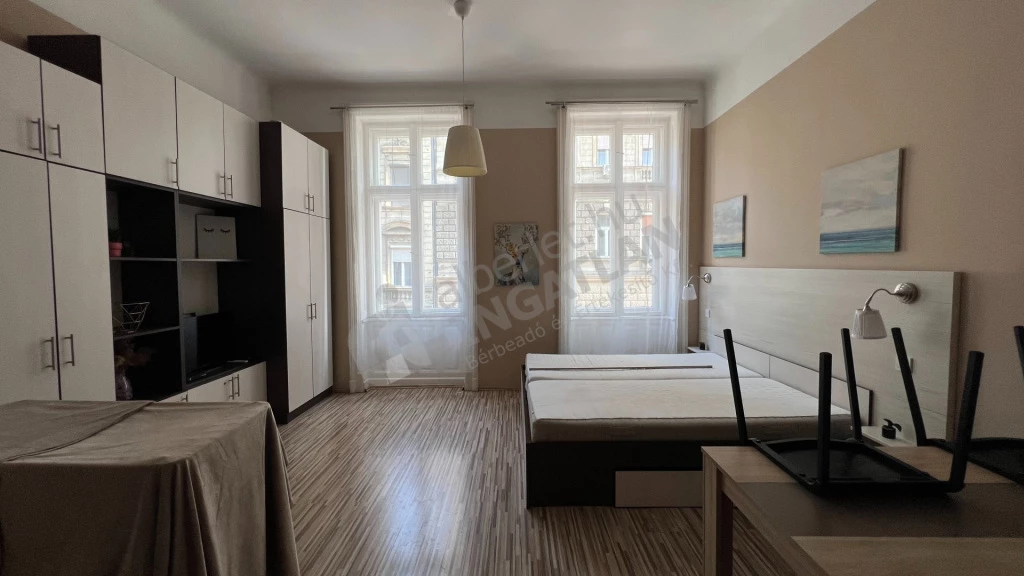 Kiadó téglalakás, Budapest VII. kerület, Thököly út