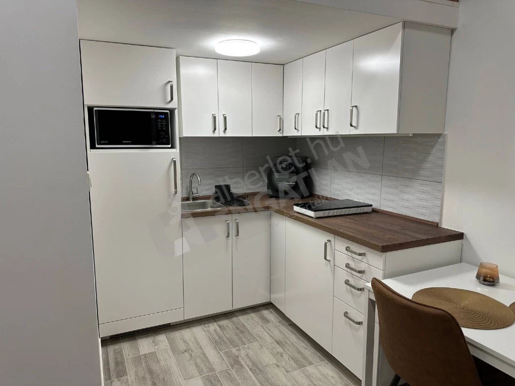 Kiadó téglalakás, Budapest VIII. kerület, Kisfaludy utca