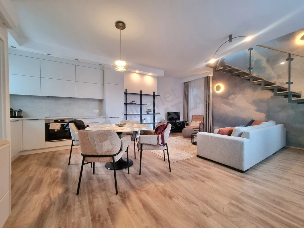 Kiadó téglalakás, Budapest VI. kerület, Vörösmarty utca