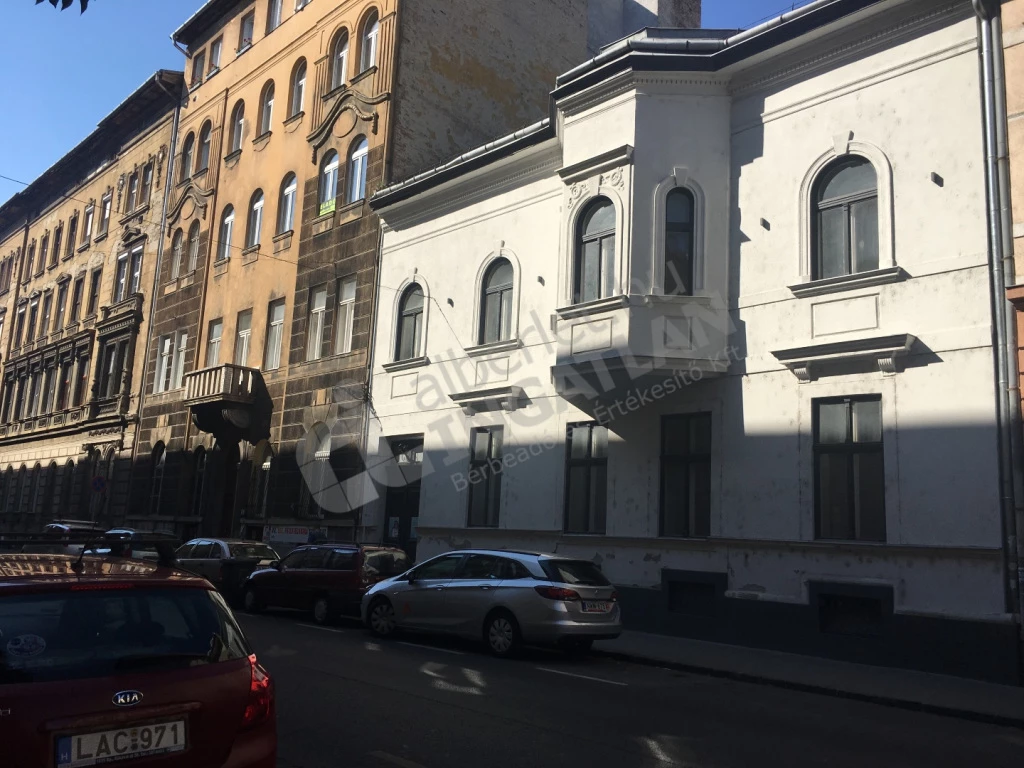 Eladó sorház, Budapest VI. kerület, Felsőerdősor utca