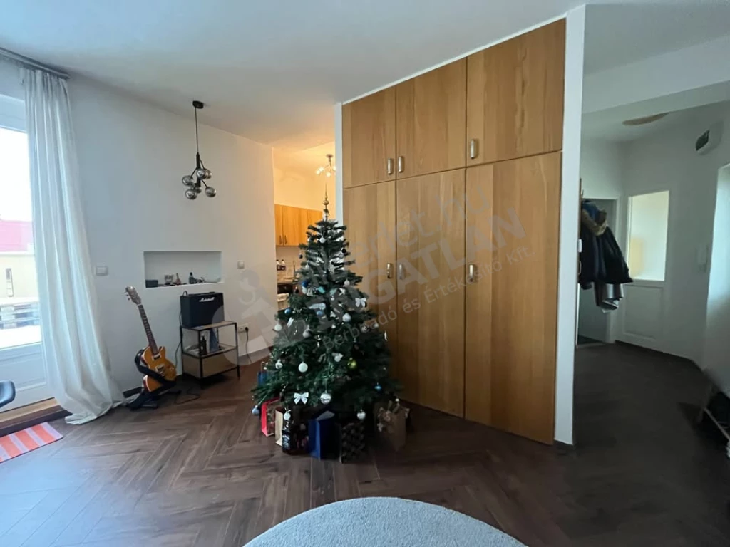 For rent brick flat, Budapest XI. kerület, Kosztolányi Dezső tér