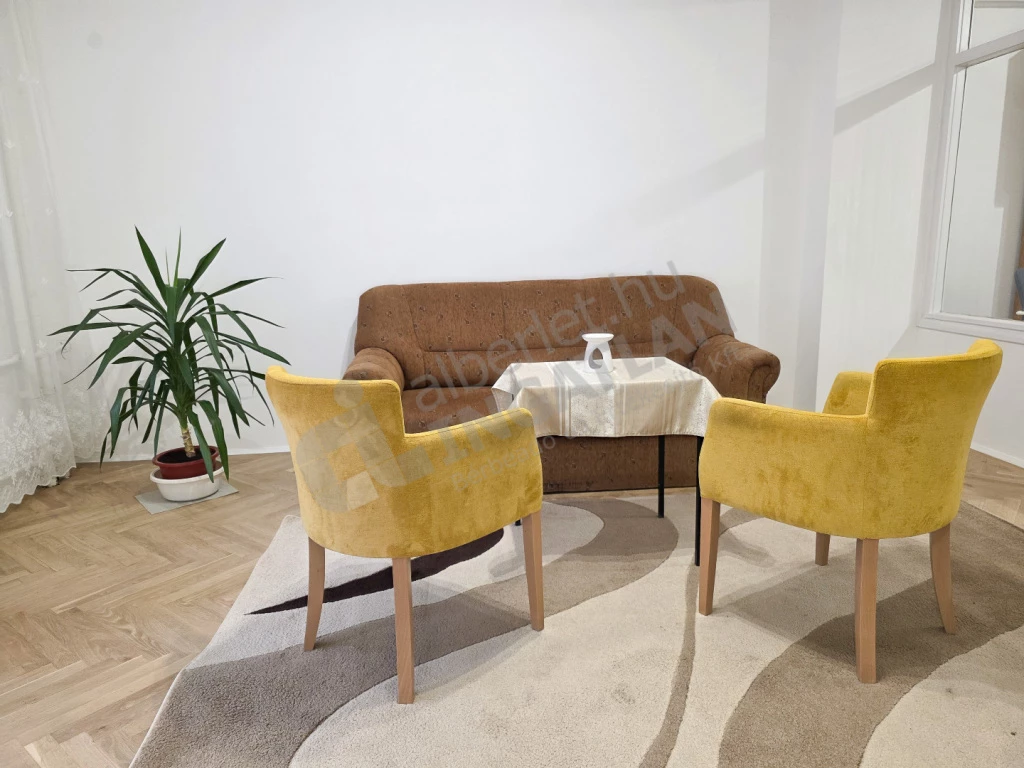 Kiadó téglalakás, Budapest VIII. kerület, Harminckettesek tere