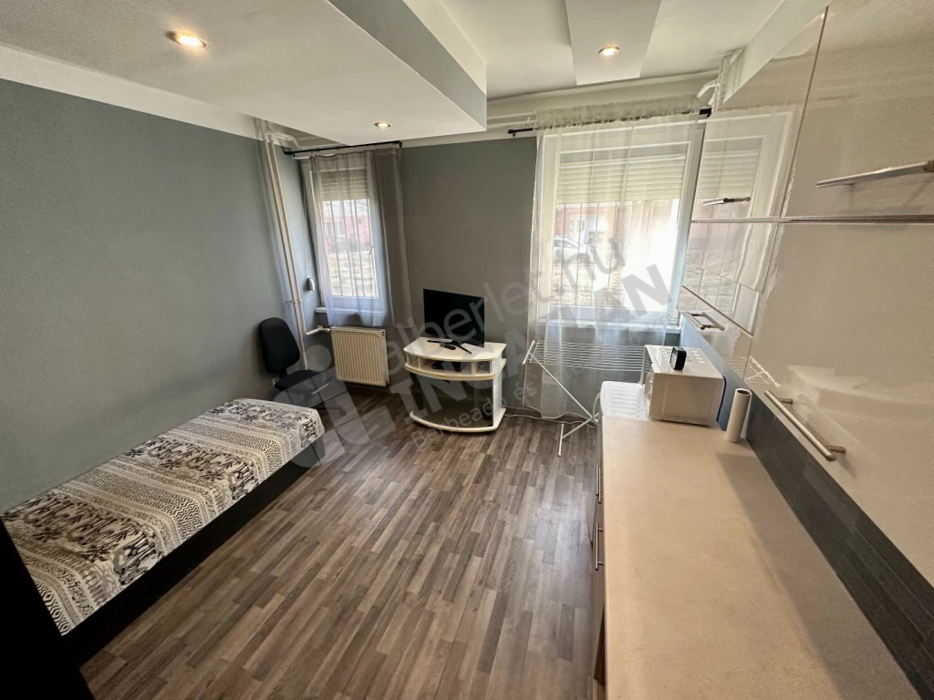 c3-2-name c2-19-name, Budapest XIV. kerület, Szikszó park