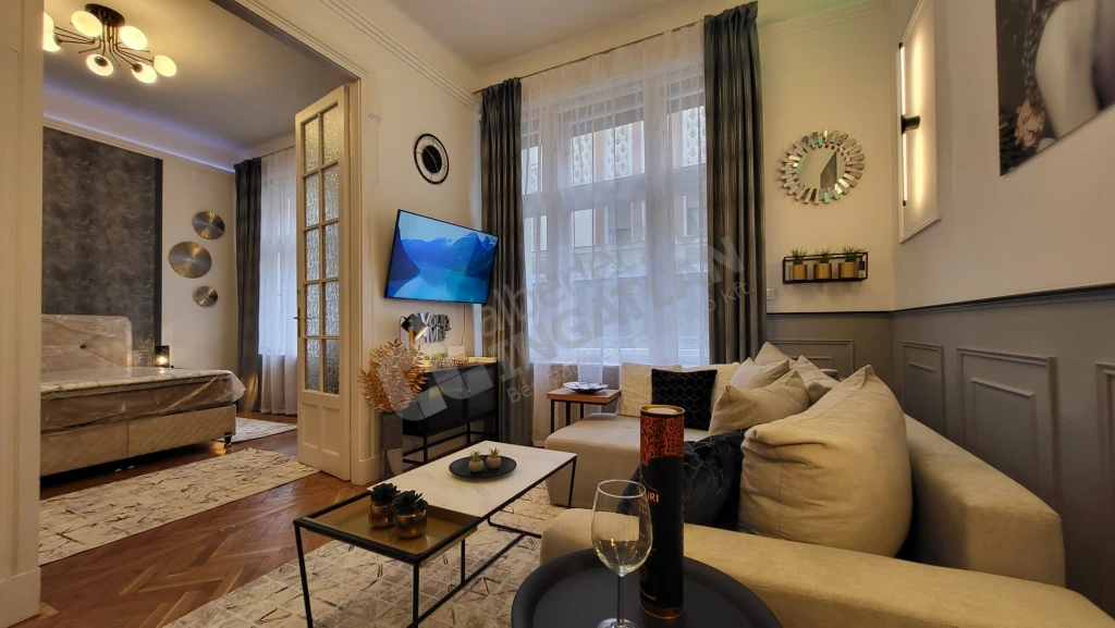 c3-2-name c2-19-name, Budapest V. kerület, Váci utca