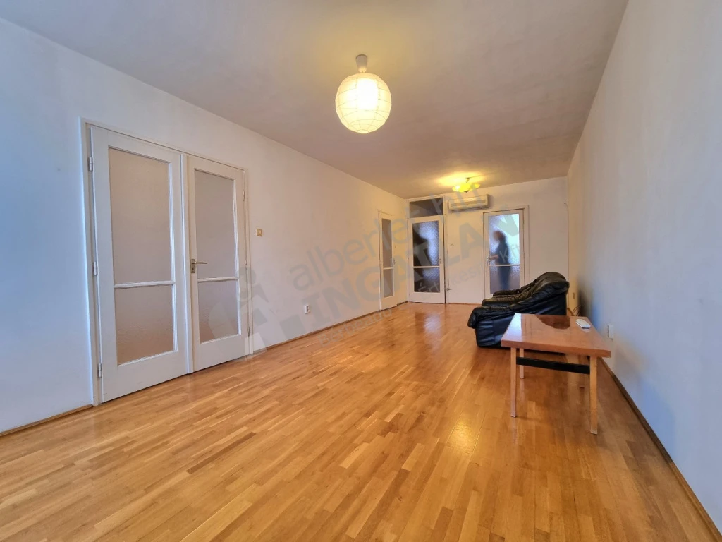 c3-2-name c2-19-name, Budapest V. kerület, Semmelweis utca