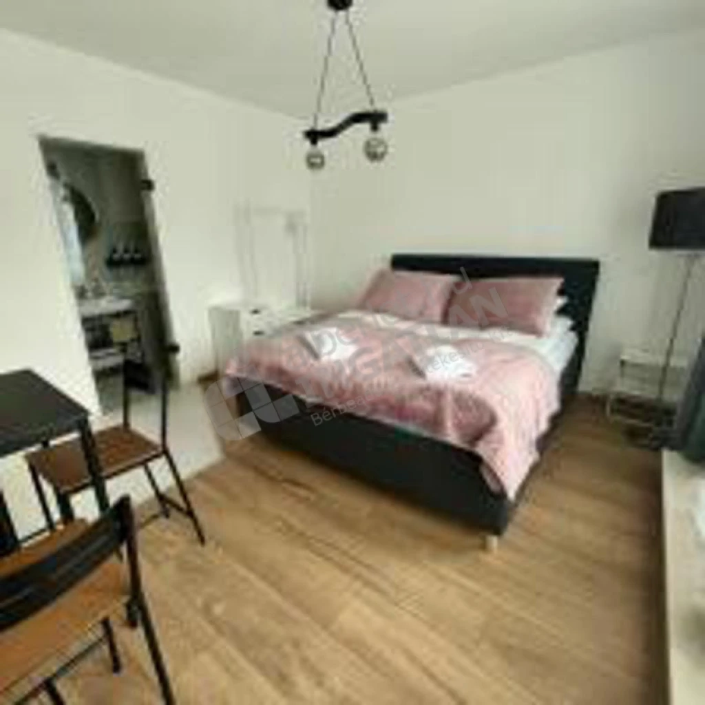 c3-2-name c2-19-name, Budapest VI. kerület, Csengery utca