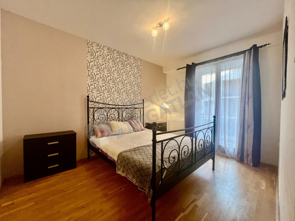 c3-2-name c2-19-name, Budapest VII. kerület, Kazinczy utca