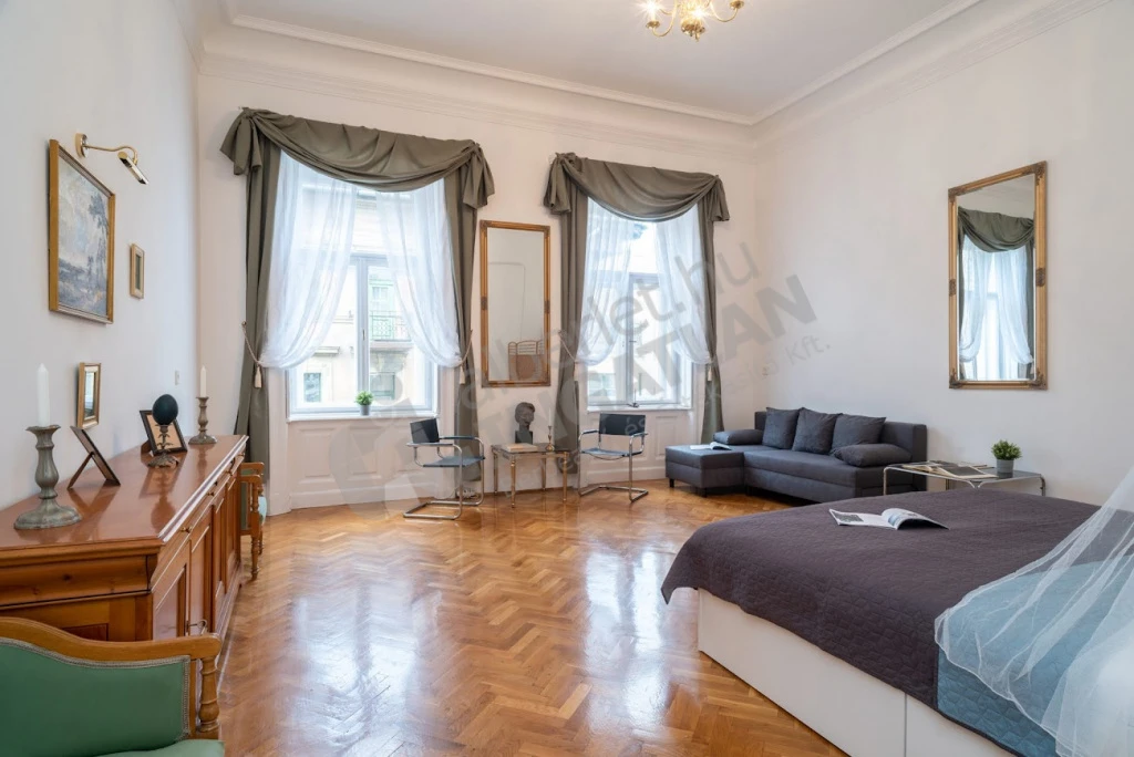 c3-2-name c2-19-name, Budapest VI. kerület, Bajza utca