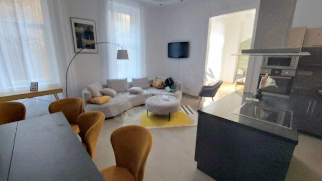 c3-2-name c2-19-name, Budapest VIII. kerület, Szűz utca