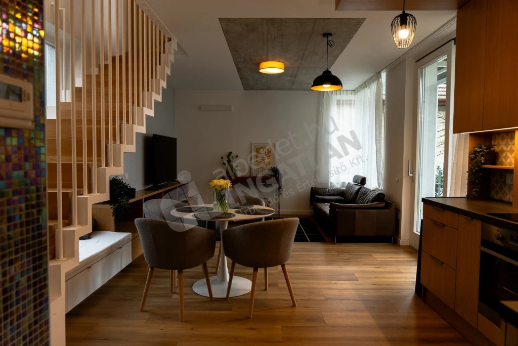 c3-2-name c2-1-name, Budapest II. kerület, Galóca utca