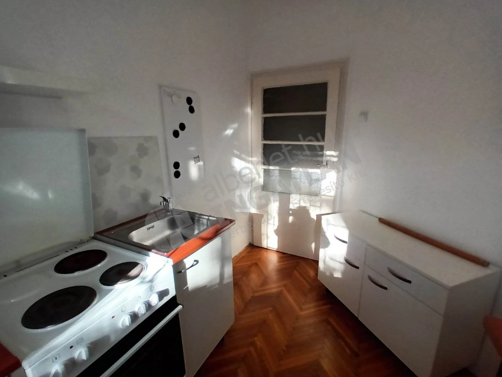 Kiadó téglalakás, Budapest II. kerület, Pasaréti út