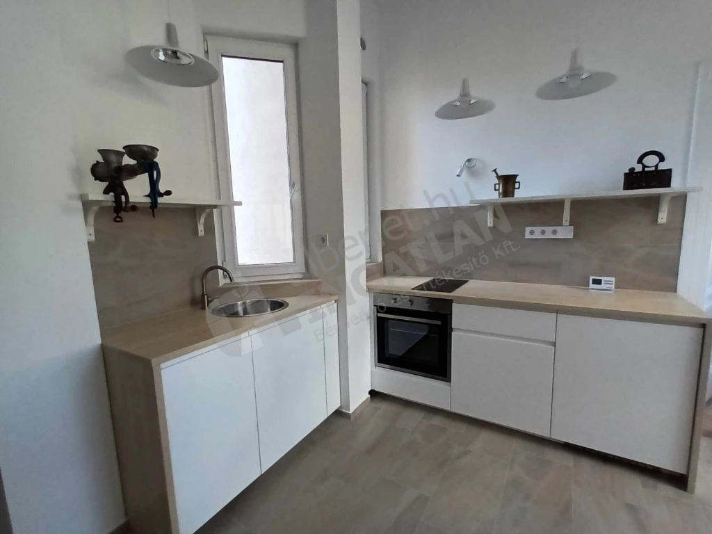 c3-2-name c2-19-name, Budapest I. kerület, Attila út