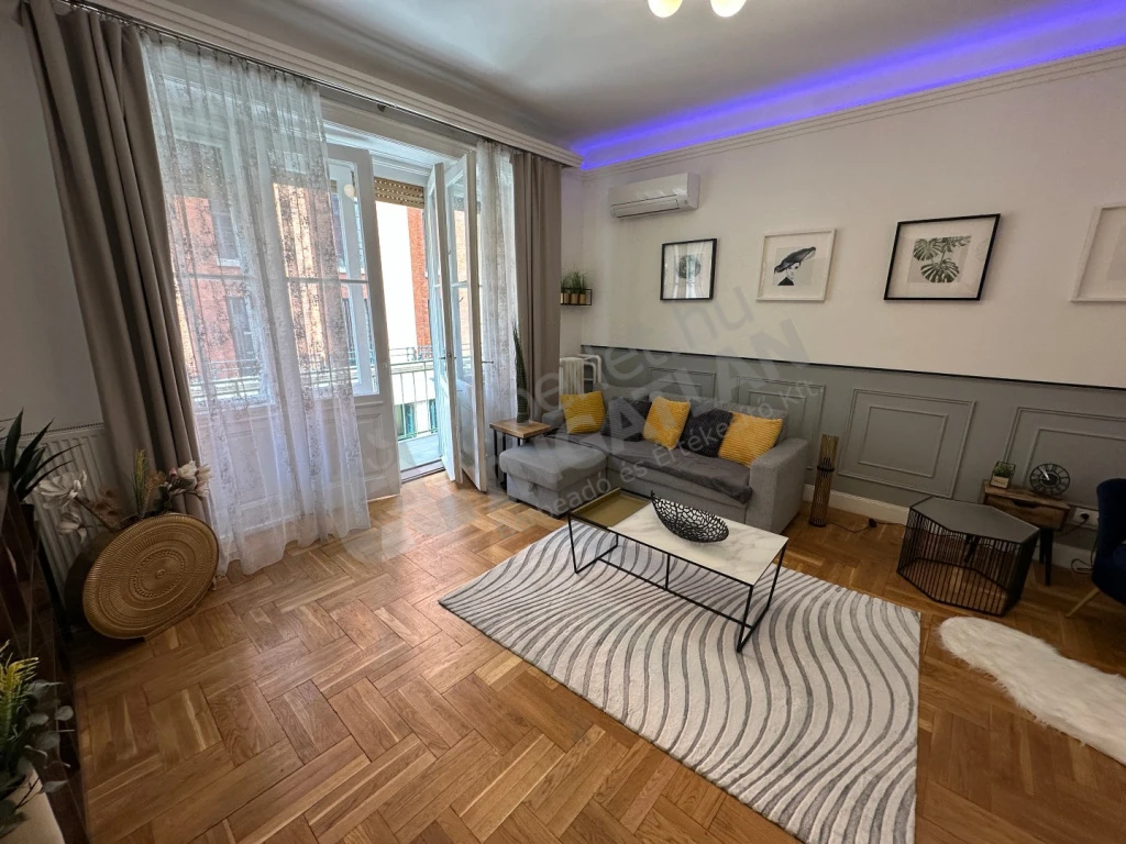 c3-2-name c2-19-name, Budapest V. kerület, Honvéd utca