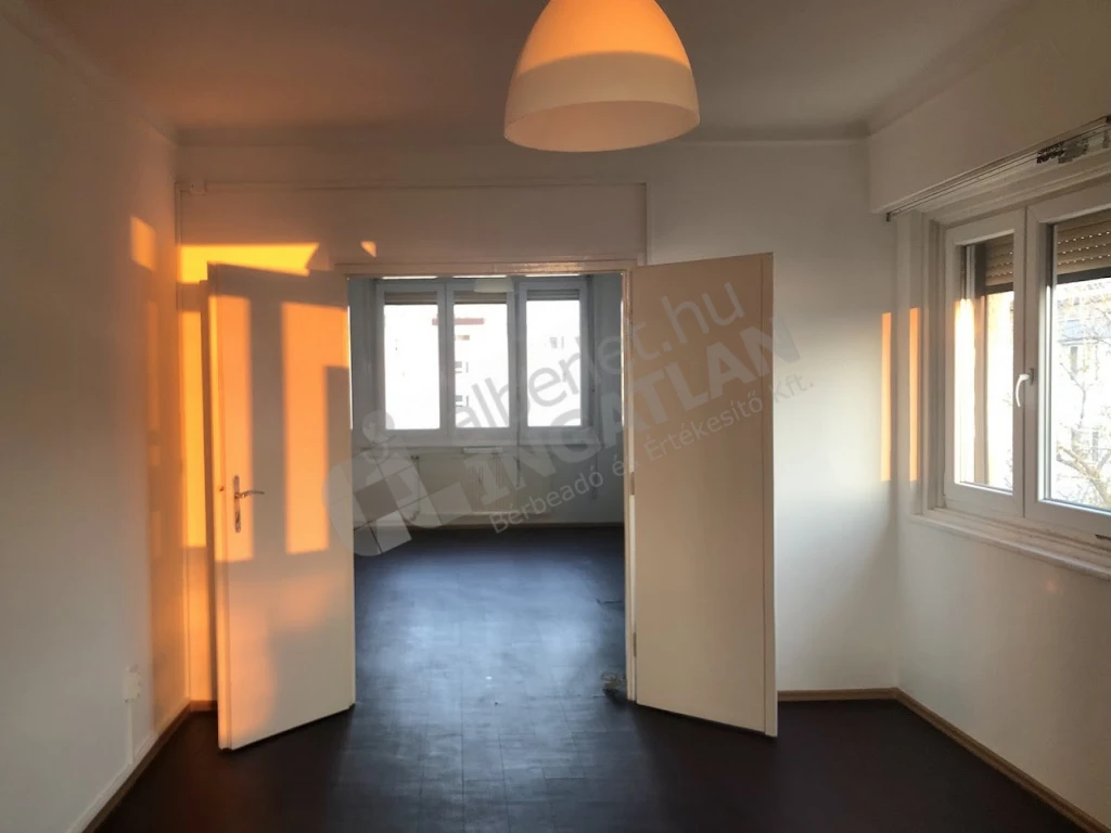 c3-2-name c2-20-name, Budapest XI. kerület, Baranyai tér