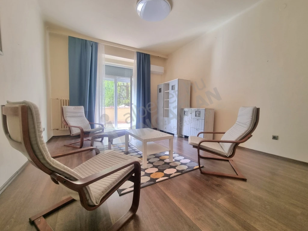 c3-2-name c2-19-name, Budapest V. kerület, Balaton utca