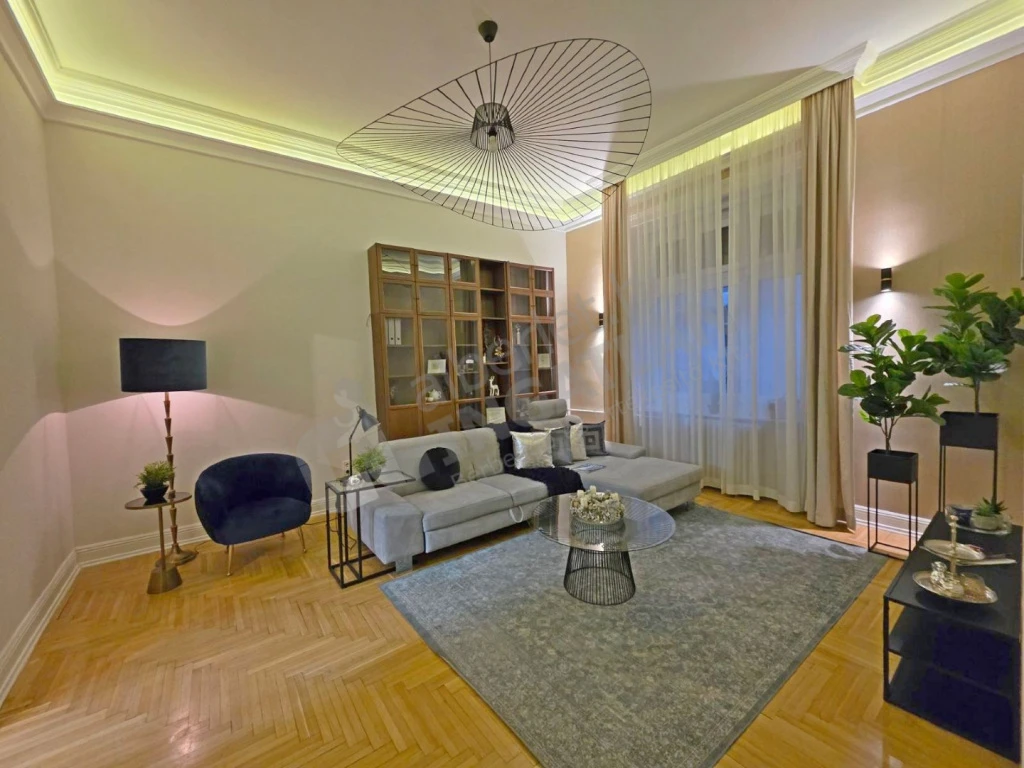 c3-2-name c2-19-name, Budapest V. kerület, Honvéd utca