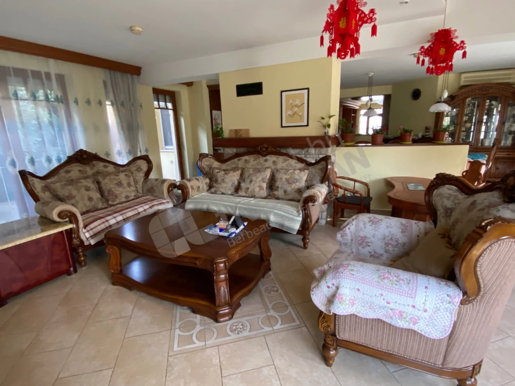 c3-1-name c2-1-name, Budapest XVI. kerület, Szűcs utca